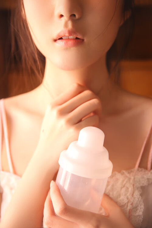 开云-热火击败掘金，巴特勒抢断约基奇直奔篮下得分，巴特勒 签约